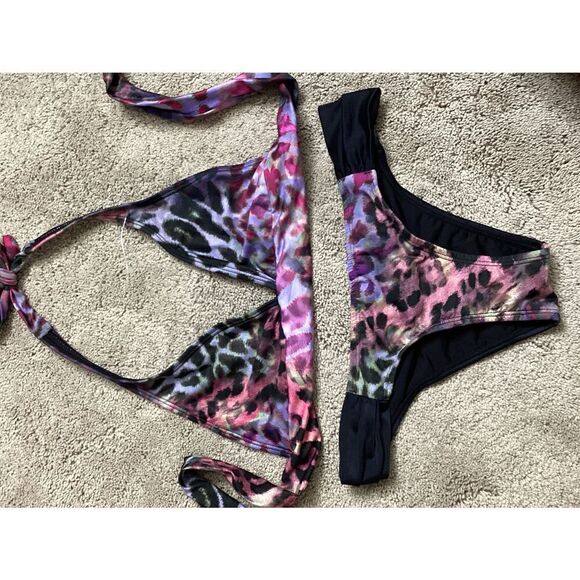 New. Pilyq multicolored cheetah print bikini. Small   Retail $149 - Picture 6 of 8